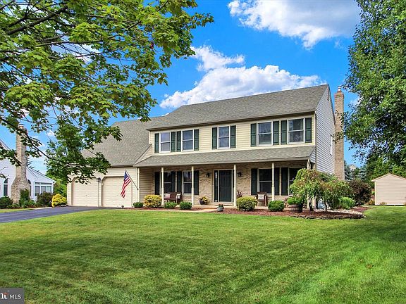 3rd image of 6765 Windermere Ct