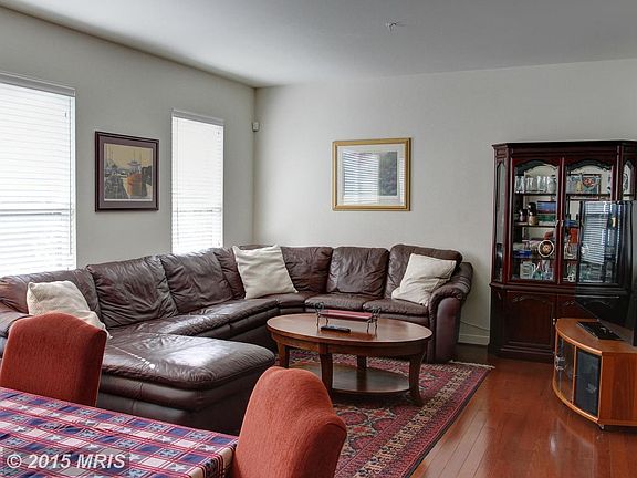 Open Main Level Living / Dining / Kitchen Areas