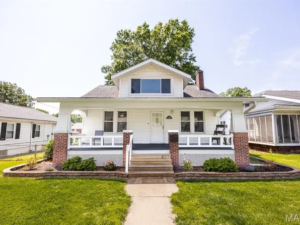 110 N 32nd St, Belleville, IL 62226