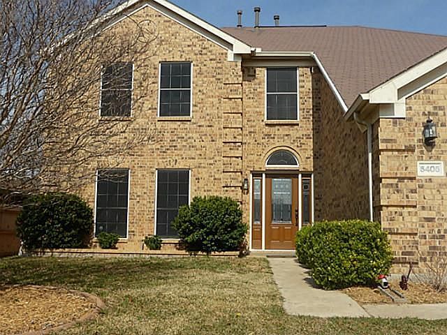 Front of 5 bedroom Home