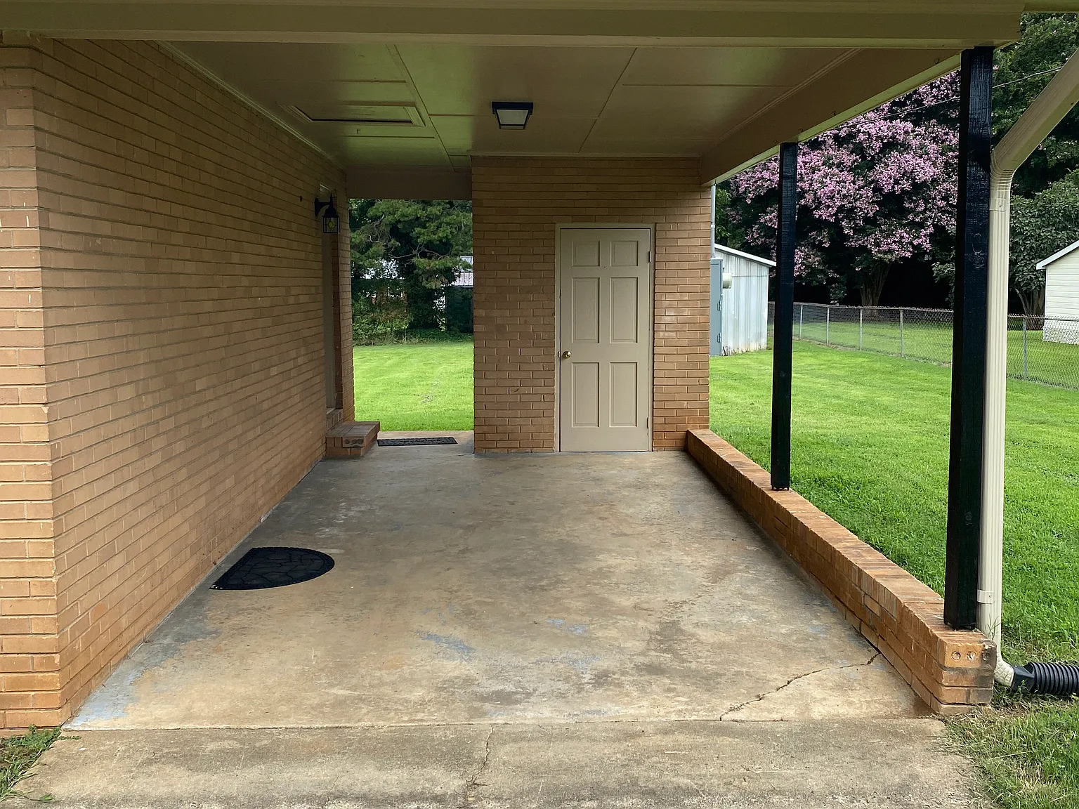1213 Ridgemont Ave — Photo 2