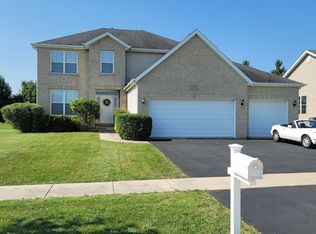 236 Saint Andrews Dr, Dekalb, IL 60115