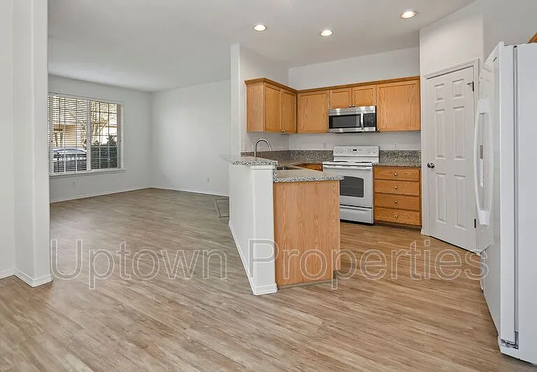1611 SW San Mateo Ter — Photo 14