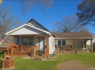 207 S Maple St, Durand, MI 48429