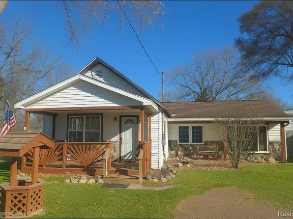 207 S Maple St, Durand, MI 48429
