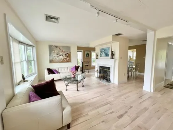 14 Angela Ln, Watertown, MA 02472
