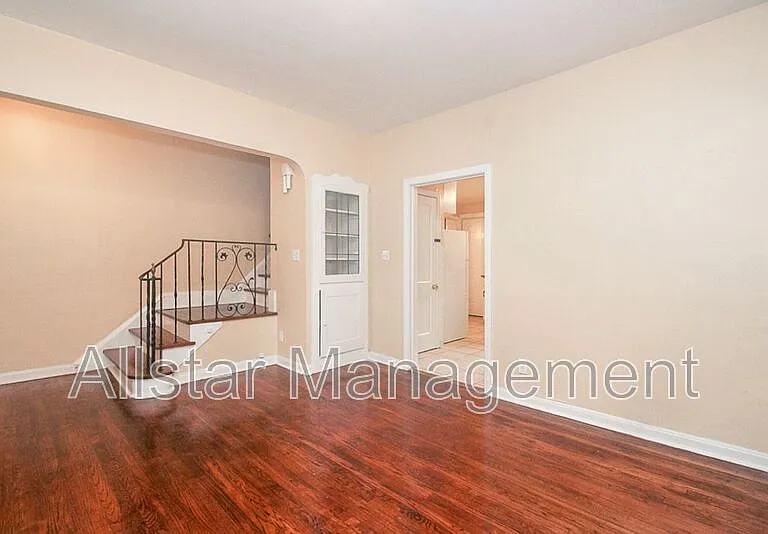 2100 Cottage Grove Dr — Photo 33
