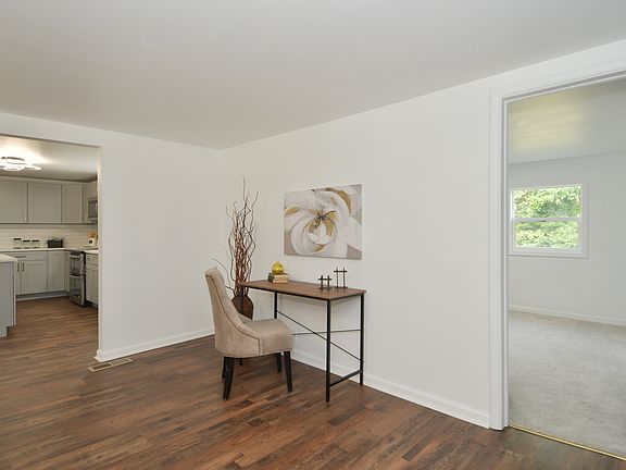 5th image of 1755 Andrews Dr