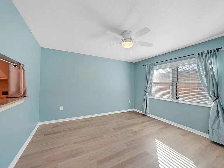 240 Lewis Cir #513 — Photo 23