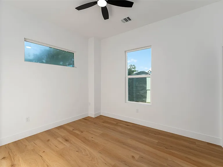 4353 Aledo St #B — Photo 14