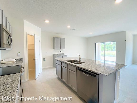 5th image of 631 Sugarbush St