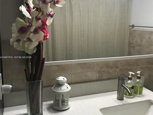 10794 N Kendall Dr APT B2, Miami, FL 33176