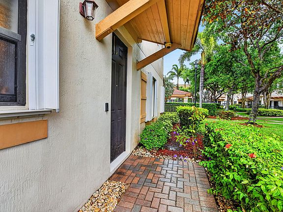 3rd image of 4751 Cypress Street