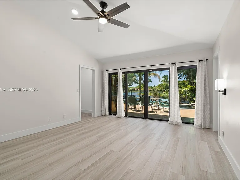 1087 Deerwood Ln — Photo 28