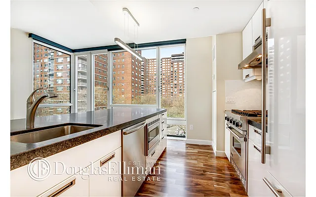 Rented by Douglas Elliman | media 19