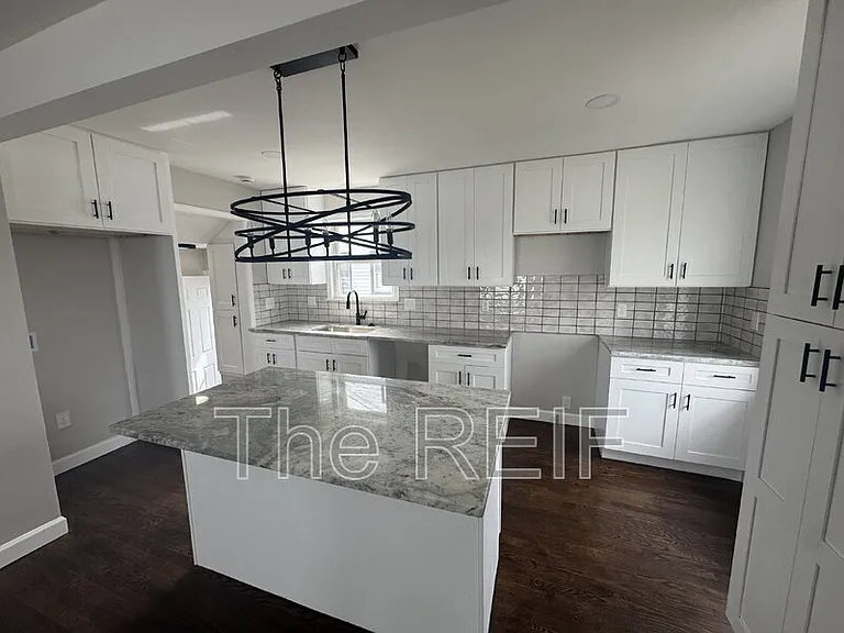 3324 Greenfield Rd — Photo 3