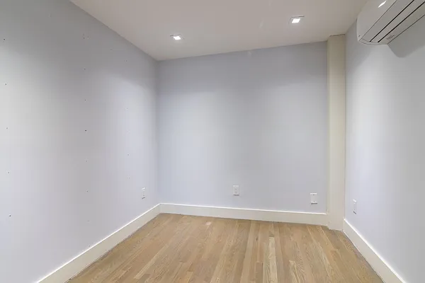 Rented by Clove Realty LLC | media 6