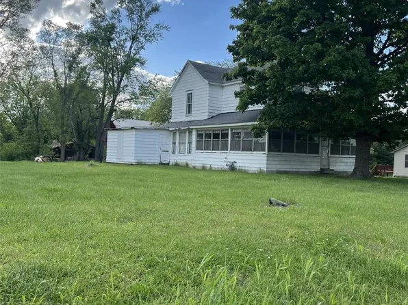 1200 Moreland Ct, Moro, IL 62067