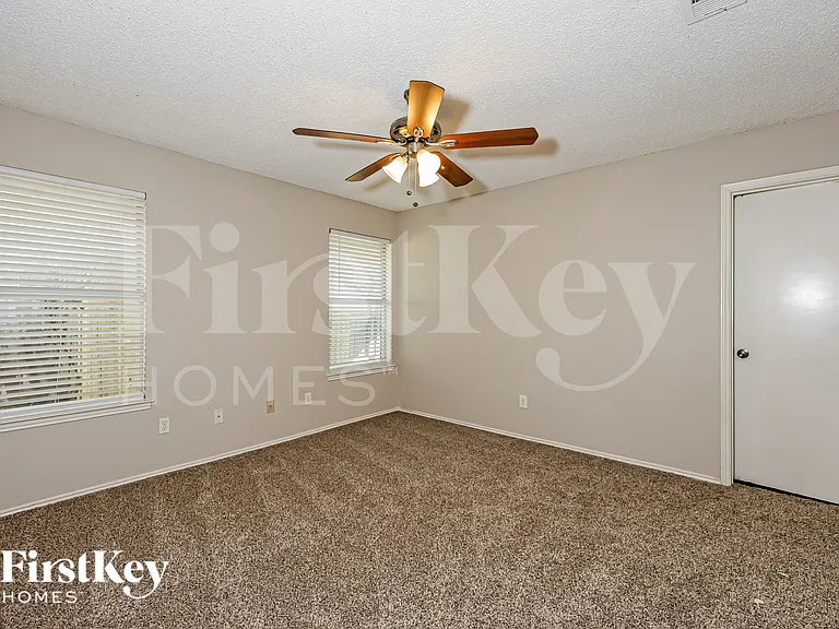 606 Plainview Dr — Photo 10