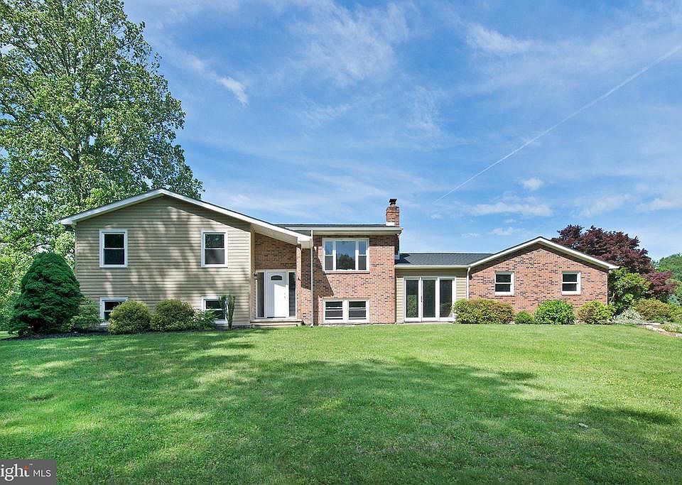 1st image of 4413 Quaker Hills Ct