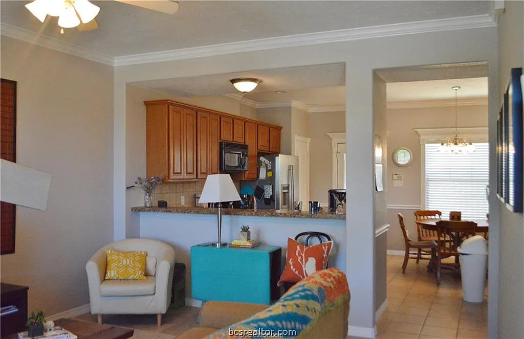 2 bed, 2.5 bath, 1133 sqft, $1,425 — Photo 3