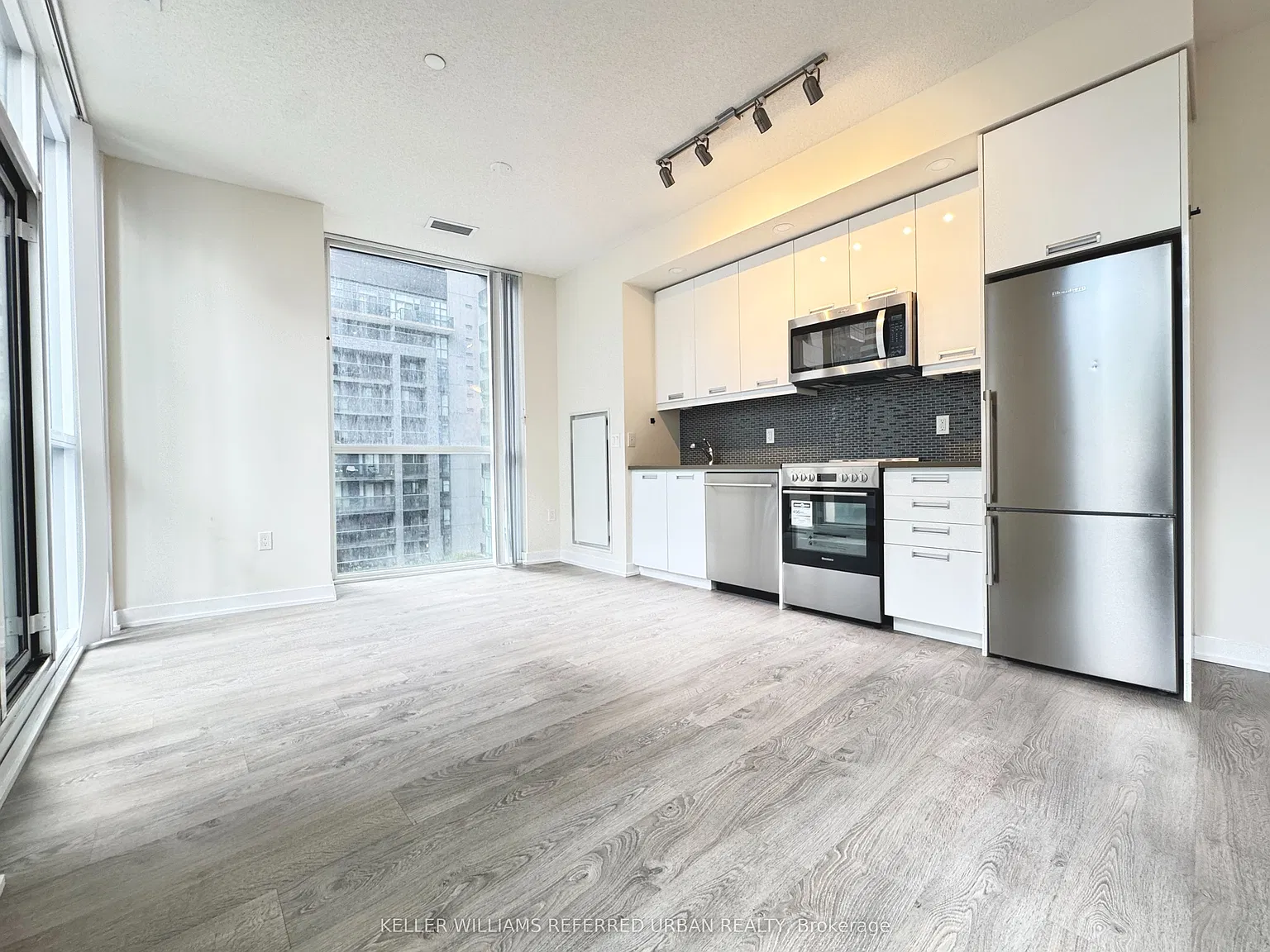 1 bed, $2,350 — Photo 4