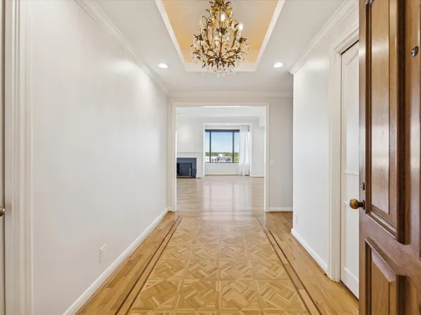 101 Westcott St Unit 1004, Houston, TX 77007