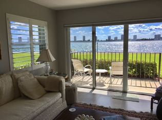 801 Lake Shore Dr APT 101, Lake Park, FL 33403