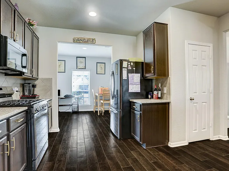 5414 Rustic Ruby Dr — Photo 4
