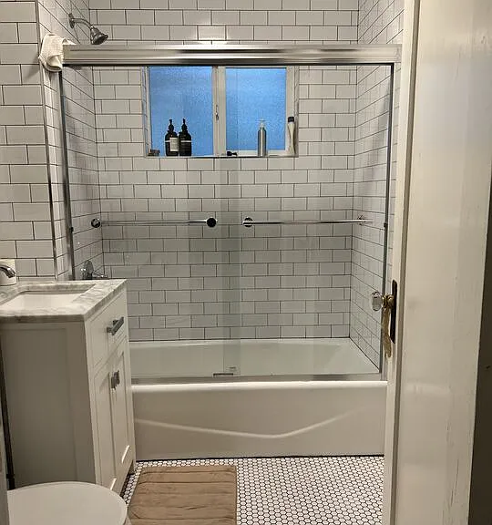 252 Hampton Dr #A — Photo 14