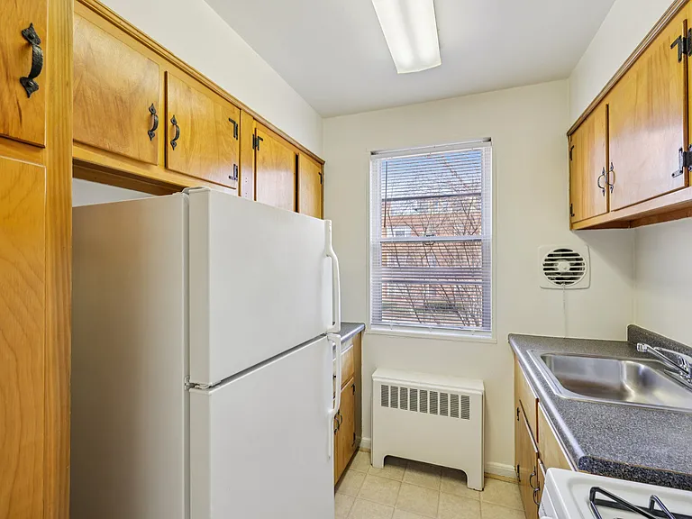 Battery Lane Apartments — Photo 24