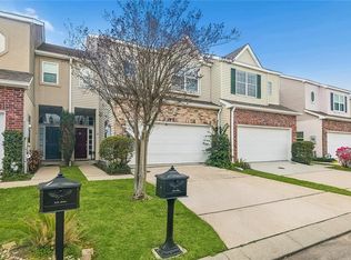 8 Nouveau Ln E, Metairie, LA 70003