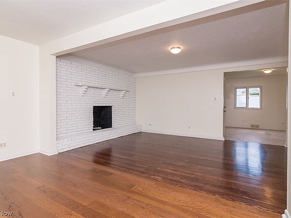 3rd image of 13416 Thraves Ave