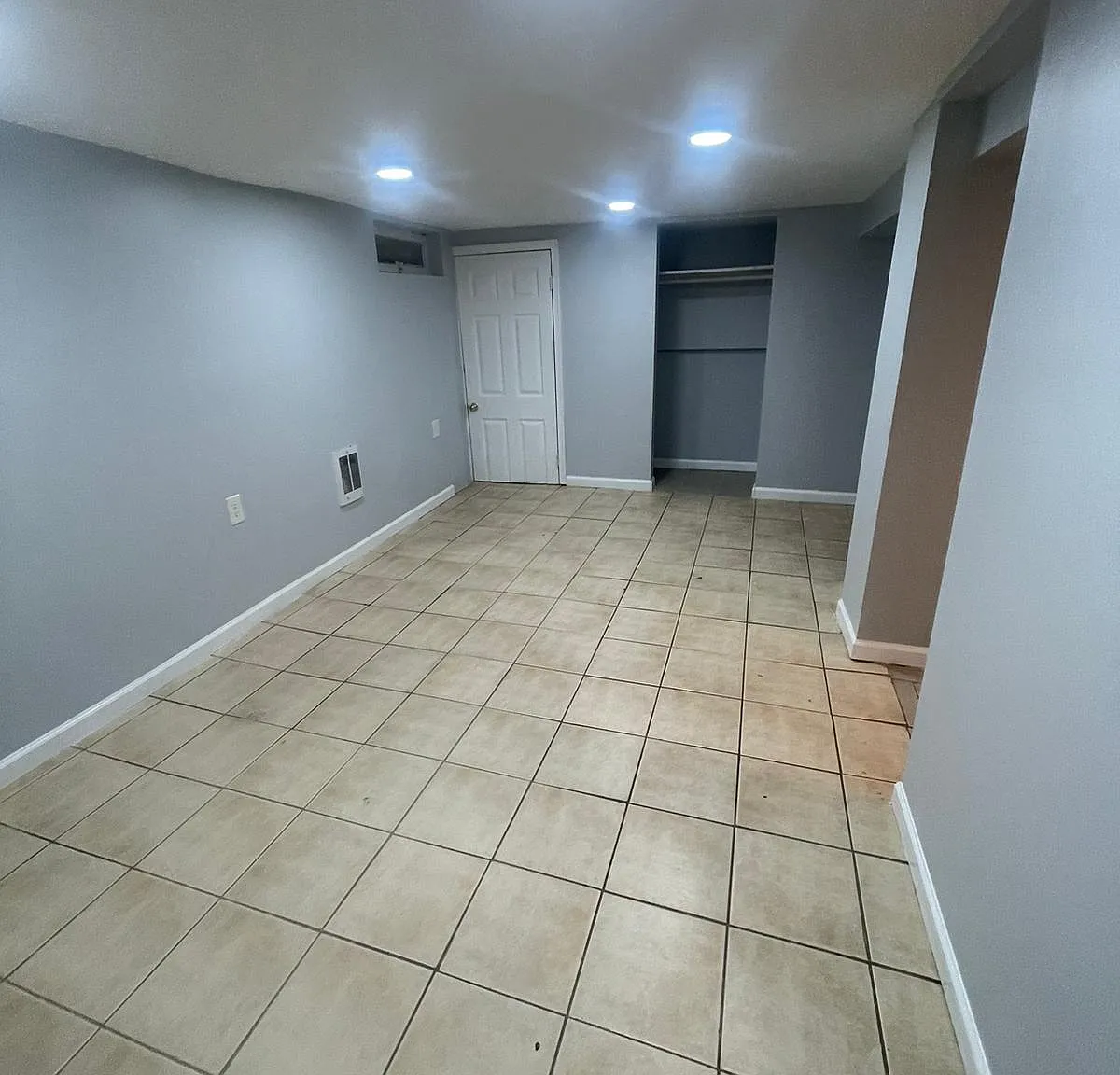 697 Summer Ave — Photo 3