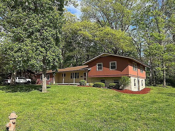 1st image of 3280 E Oakwood Ave