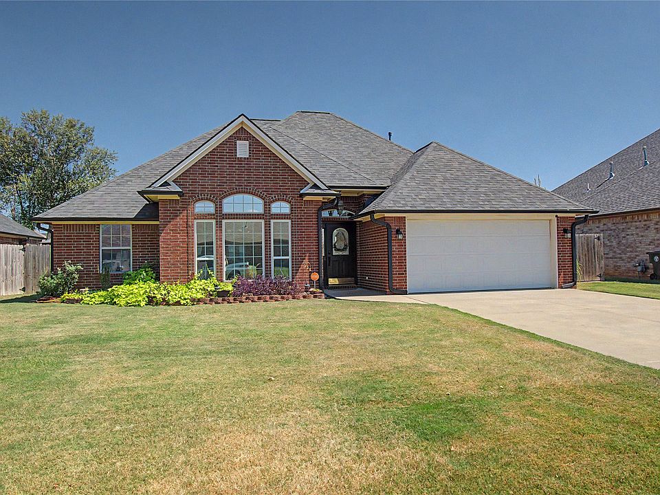 1st image of 3908 Crestview Dr