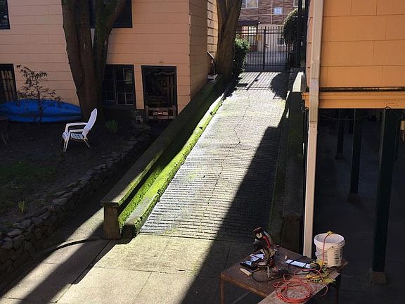 Carriage House ramp were horse drawn cabs delivered tenants