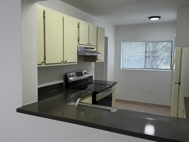 417 Palm Cir E #417 — Photo 14