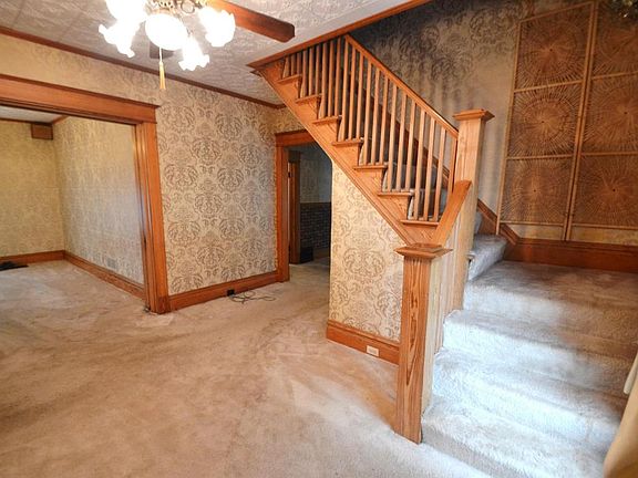 3rd image of 851 Cogswell St NW