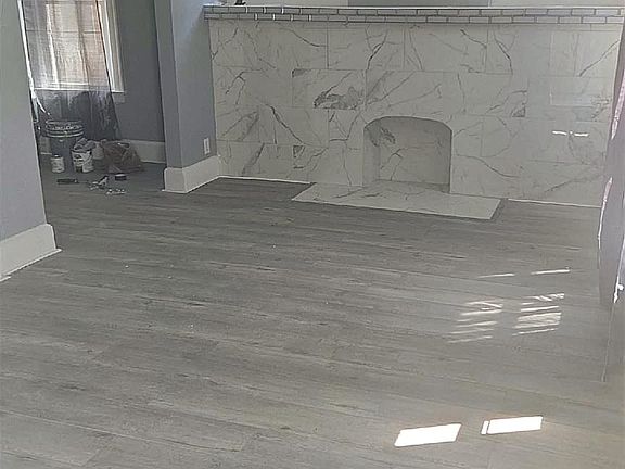 5th image of 15072 Tracey St