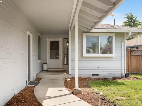 21560 SW Augusta St, Beaverton, OR 97003