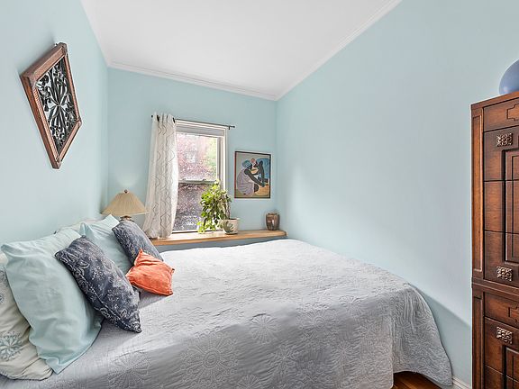 4th image of 120 W 78th St APT 3D