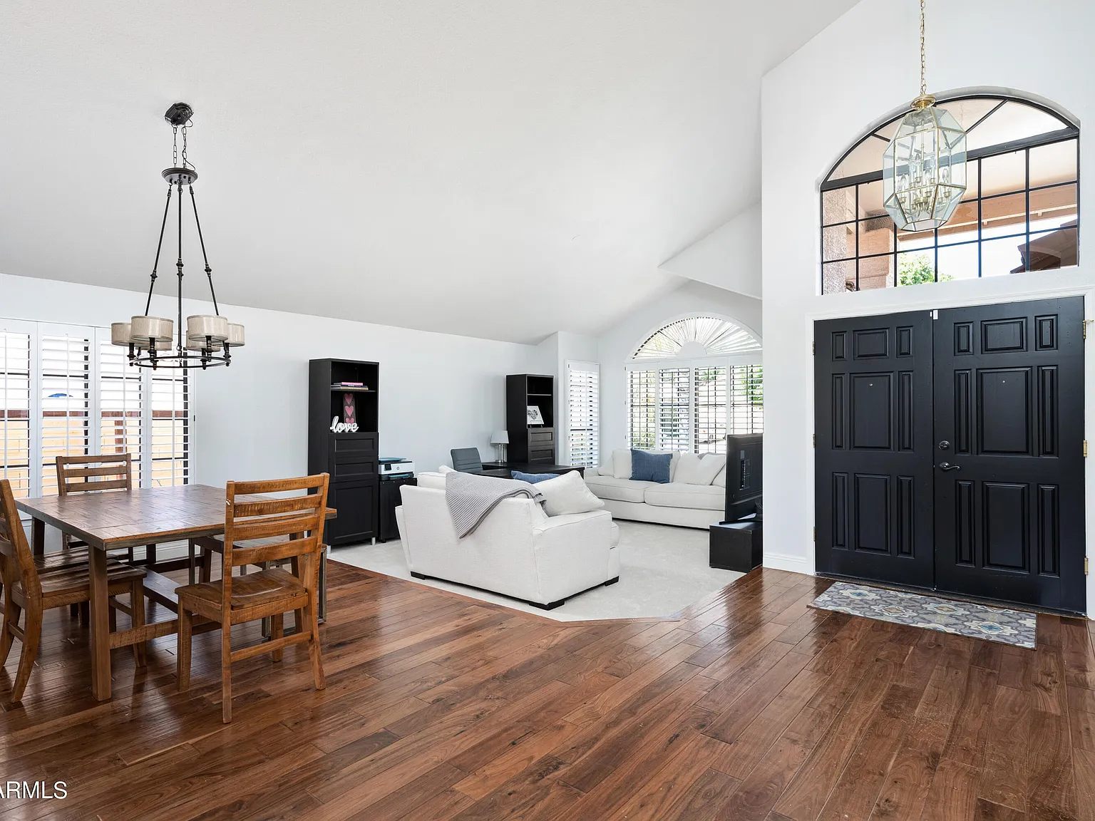 5 bed, 2.5 bath, 3126 sqft, $3,800 — Photo 3