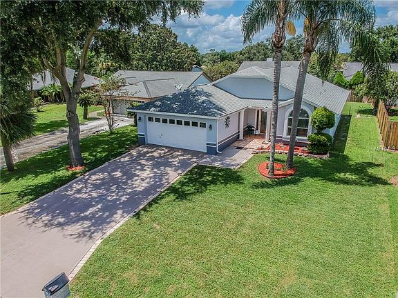 3rd image of 324 Louis Edward Ct