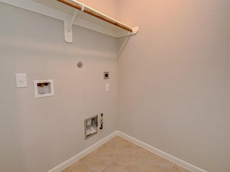 3221 Hatteras Dr — Photo 25