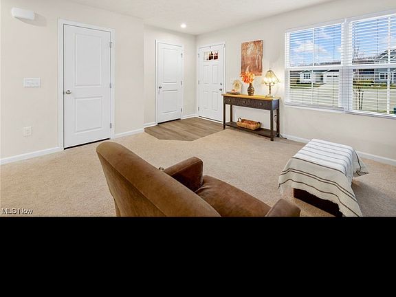 4th image of 110 Vesper Cir