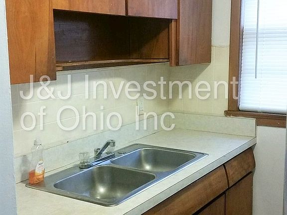 3rd image of 1276 Cove Ave