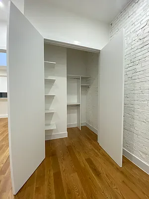 Rented by Suzuki Capital LLC | media 26