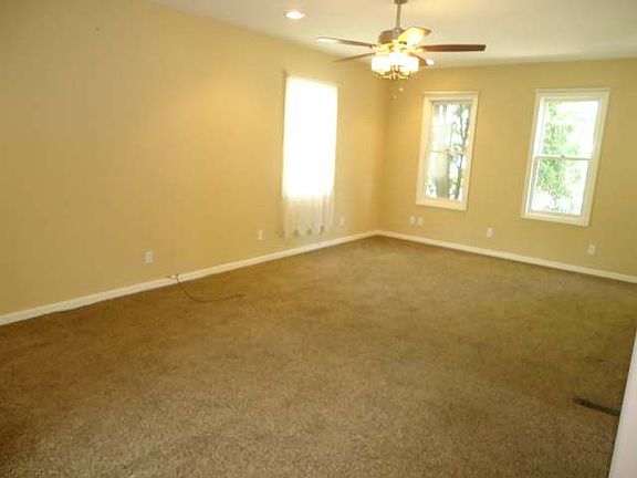 4th image of 112 E Spirit Ave #E