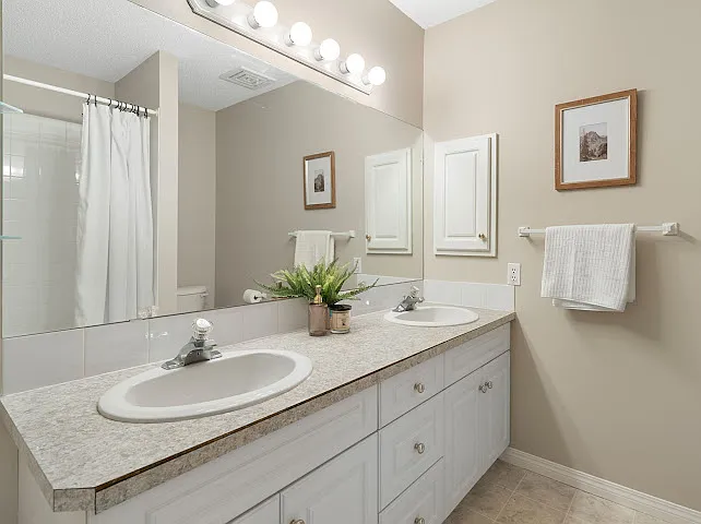 2422 Erlton St SW — Photo 11